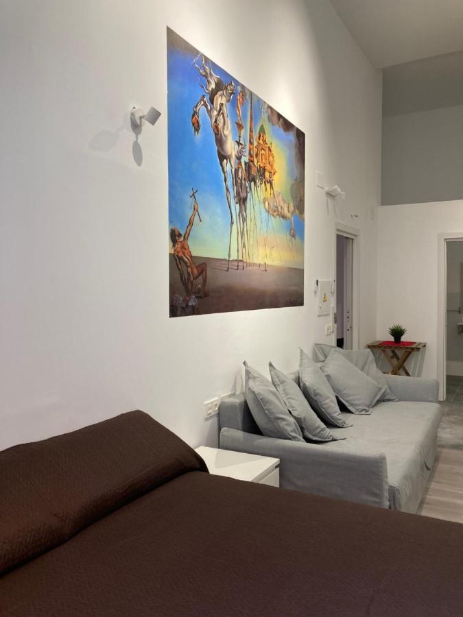 Golondrinas De Malaga "Apartamentos Con Mucho Arte" Y Terraza Solarium En Coliving Málaga Exterior foto