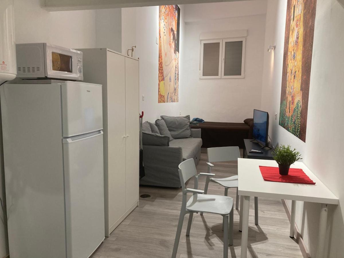 Golondrinas De Malaga "Apartamentos Con Mucho Arte" Y Terraza Solarium En Coliving Málaga Exterior foto